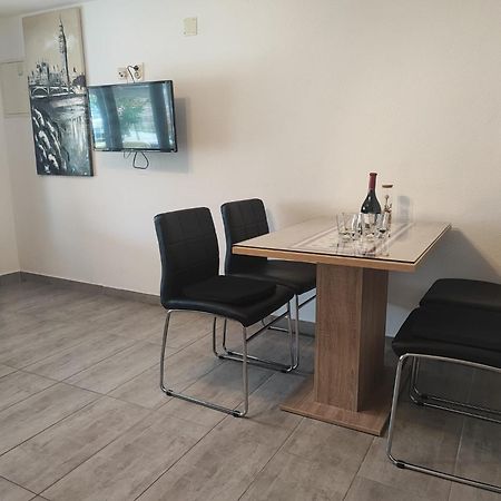 Apartman Luka Lägenhet Vodice Exteriör bild