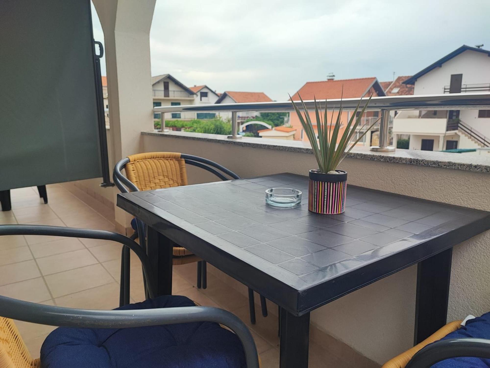 Apartman Luka Lägenhet Vodice Exteriör bild