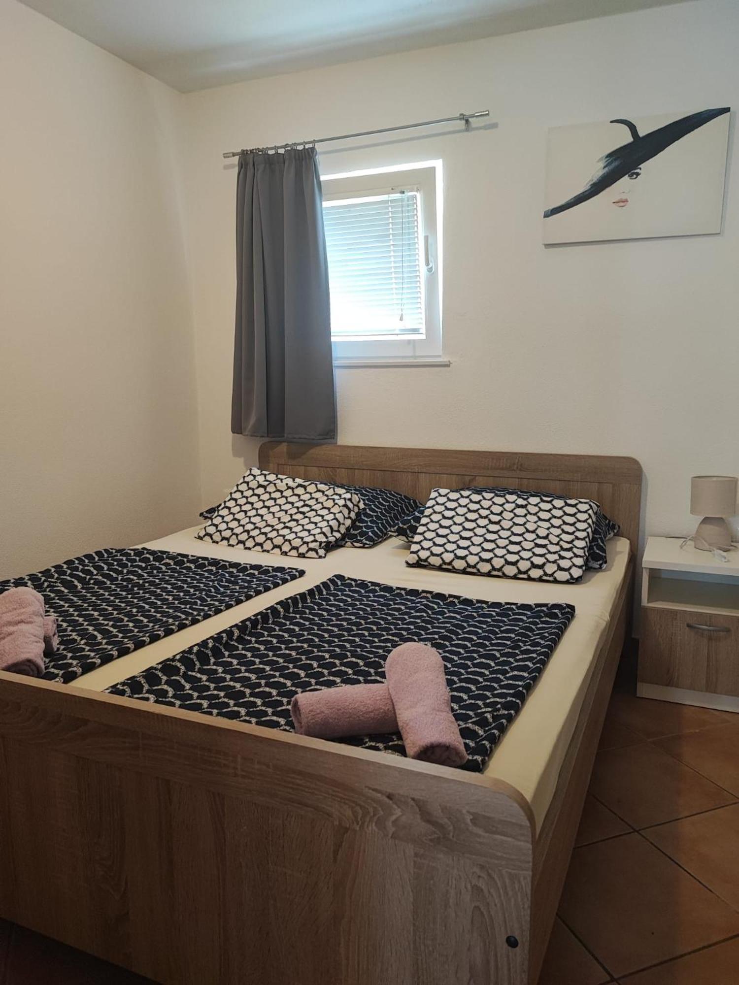 Apartman Luka Lägenhet Vodice Exteriör bild